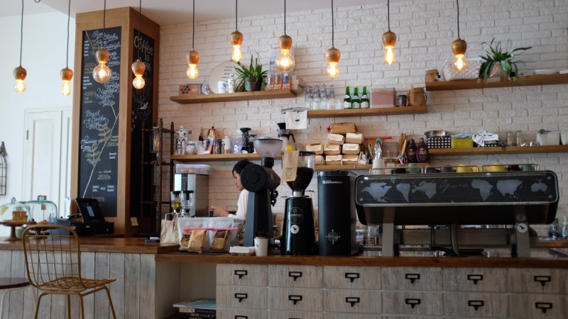 ecommerce-LE BEAUSSET-min_coffee_shop_light_cafe_coffee_shop-32620